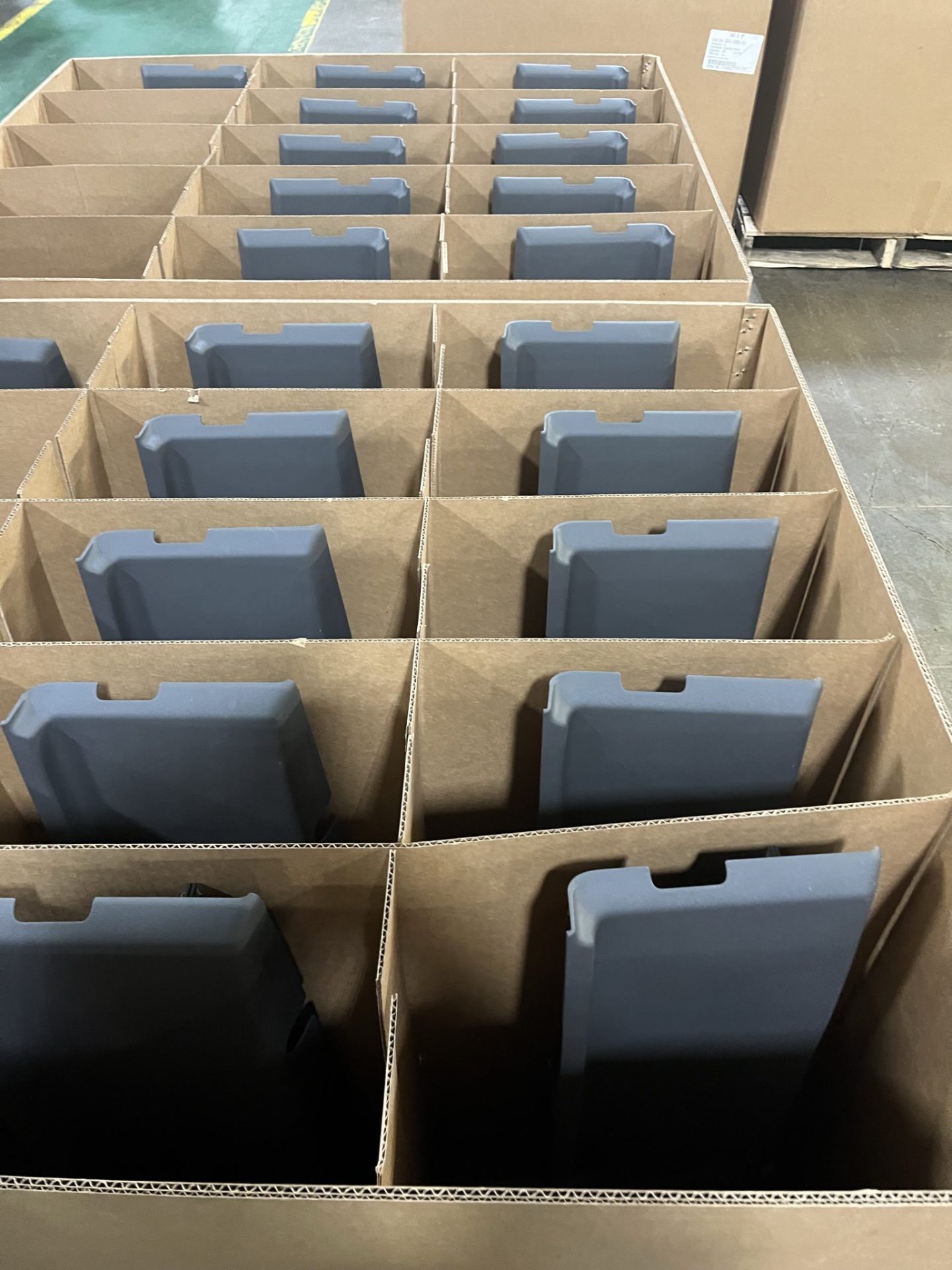 corrugated totes with partitions insert sets
